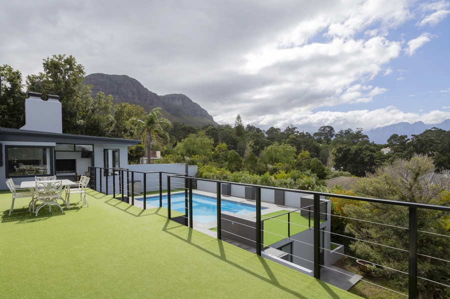 4 Bedroom Property for Sale in Helderrand Western Cape